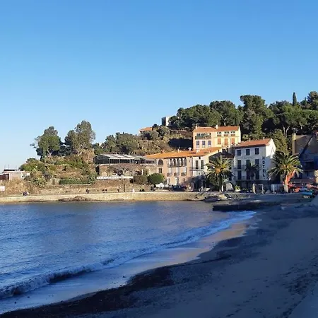 לינה וארוחת בוקר Palegry D'hotes 3*