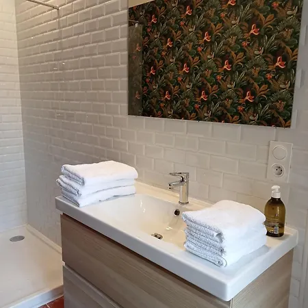 לינה וארוחת בוקר Palegry D'hotes פרפיניין