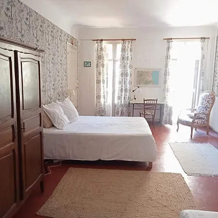 Palegry D'hotes 3* פרפיניין