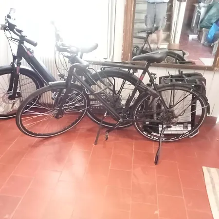 לינה וארוחת בוקר Palegry D'hotes 3*