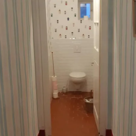 Palegry D'hotes לינה וארוחת בוקר