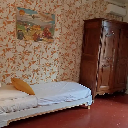 Palegry D'hotes לינה וארוחת בוקר