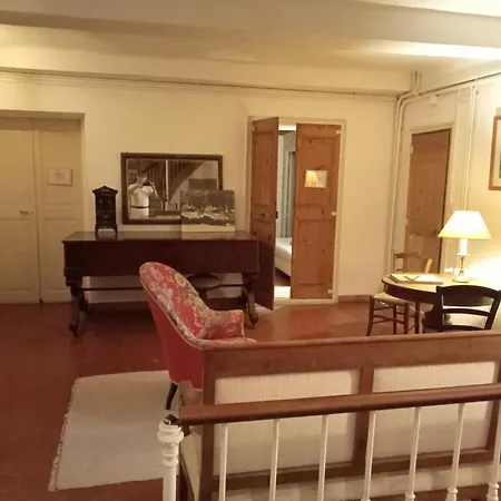 לינה וארוחת בוקר Palegry D'hotes