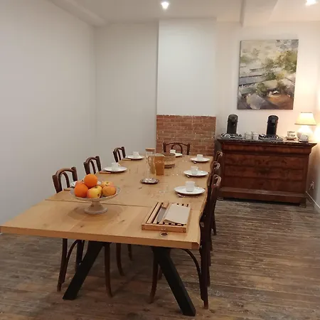 Palegry D'hotes לינה וארוחת בוקר 3*