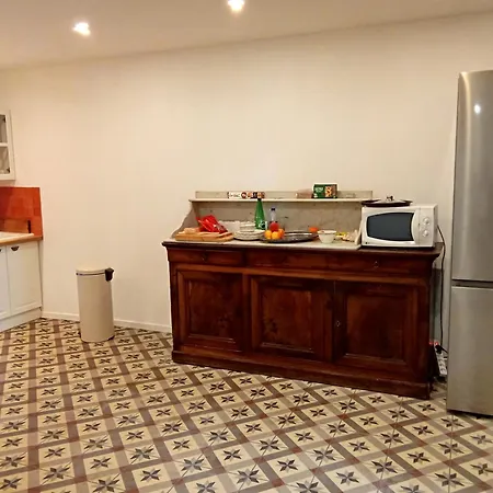 Palegry D'hotes לינה וארוחת בוקר